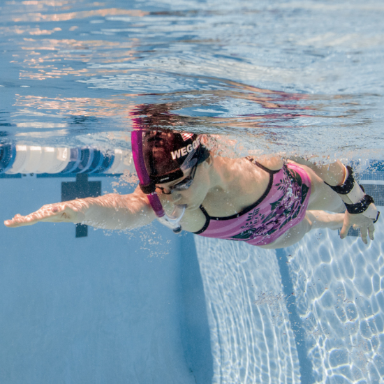 FINIS Rurka czołowa Swimmer's Snorkel Senior pink - technika i trening